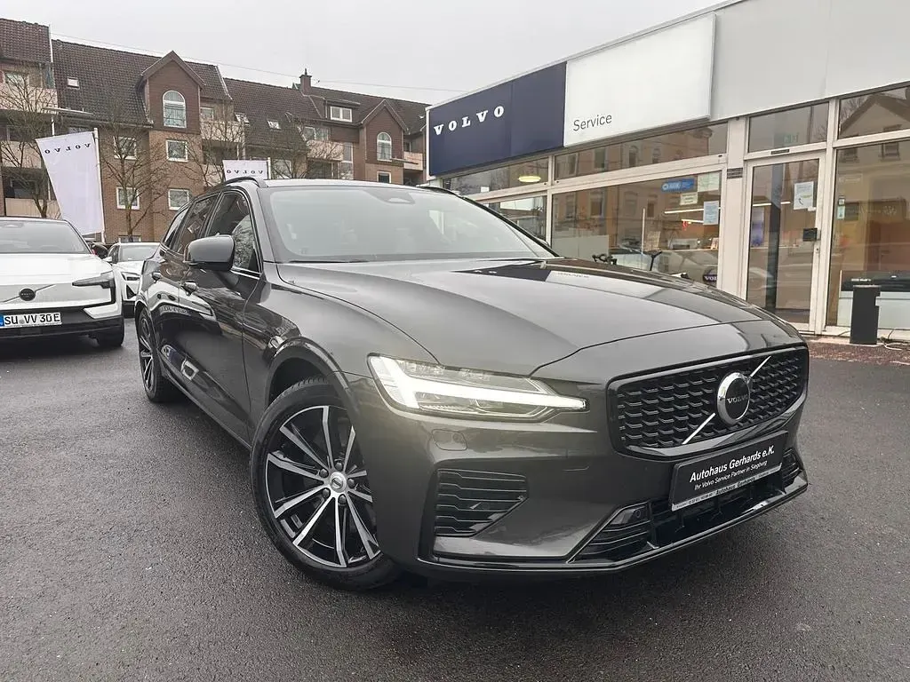 Gebraucht Volvo V60 Plus 398 PS (292 kW) 2022 Particular grey Kombi