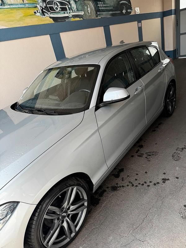 Gebraucht BMW 118 133 PS (97 kW) 2016 Silber Kleinwagen