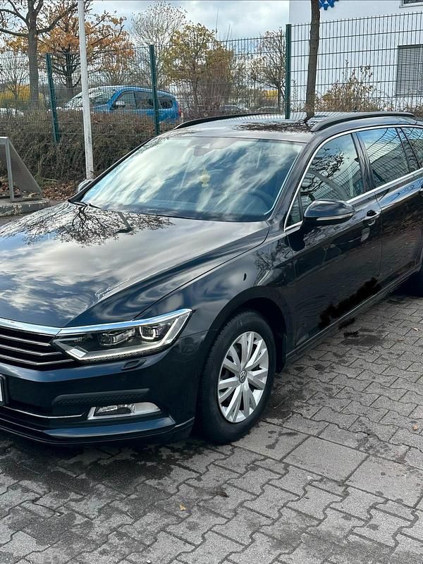 Gebraucht VW Passat 150 PS (110 kW) 2019 Schwarz Limousine