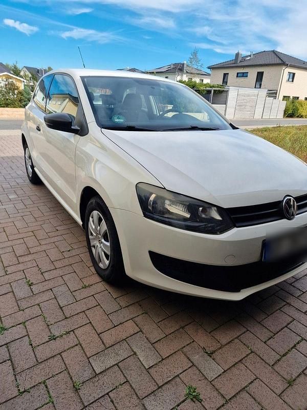 Weiß Gebraucht 2014 VW Polo Kleinwagen | 4.500 € (Guter Preis) - Bild 1/4