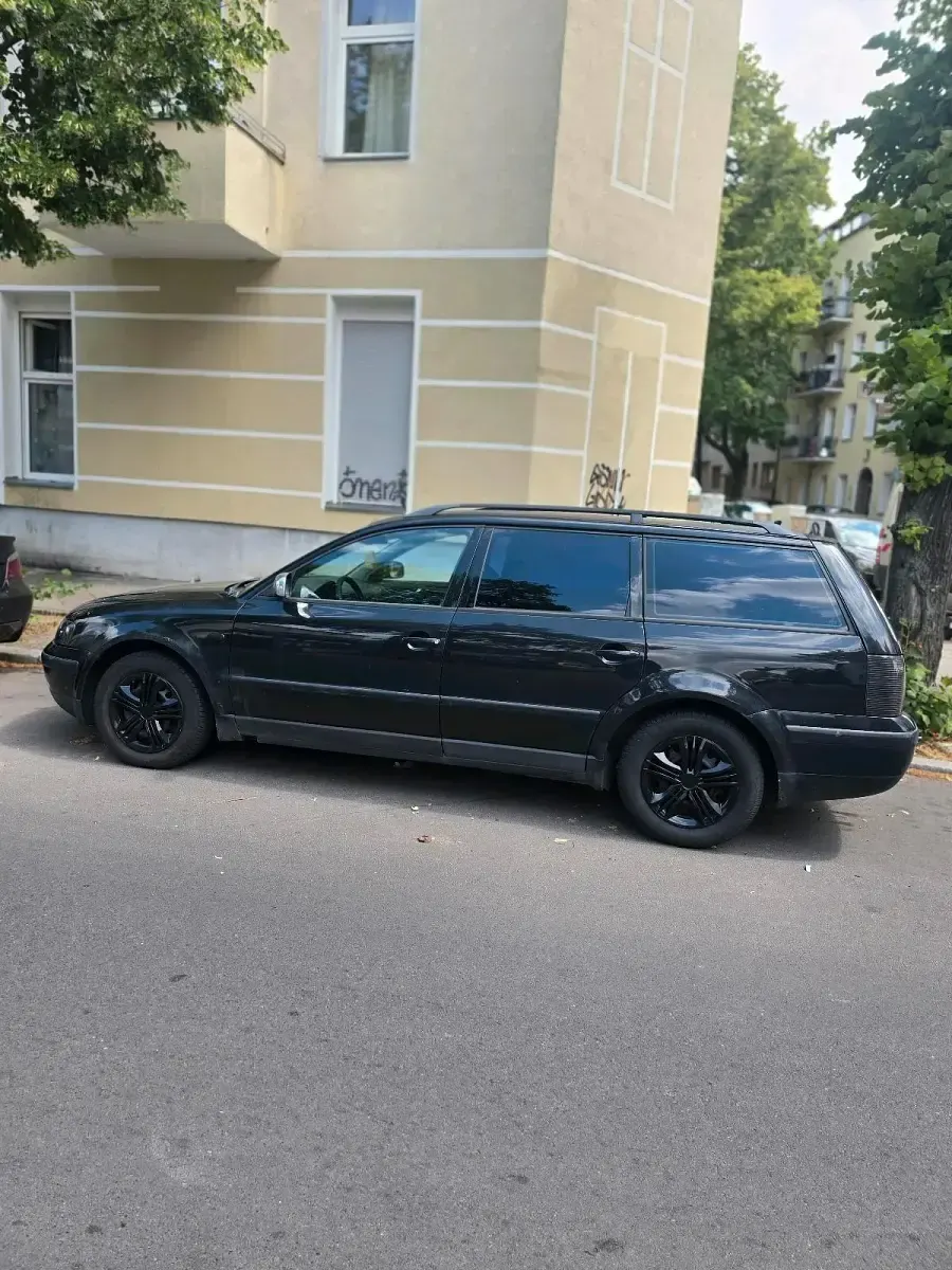 Gebraucht VW Passat 110 PS (80 kW) 1998 Schwarz Kombi