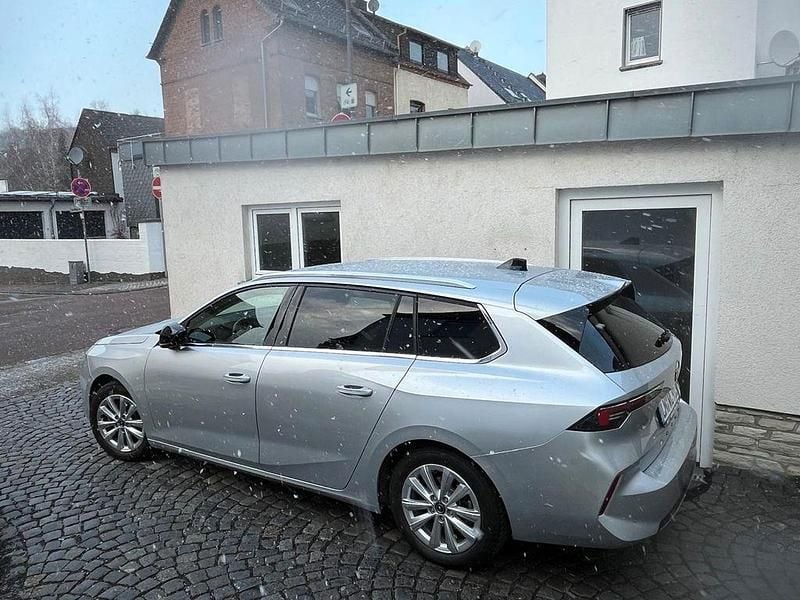 Silber Gebraucht 2022 Opel Astra Elegance Kombi | 18.100 € (Guter Preis) - Bild 1/4