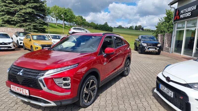 Dynamikrot Neu 2024 Mitsubishi Eclipse Cross Plus SUV | 34.990 € - Bild 1/4