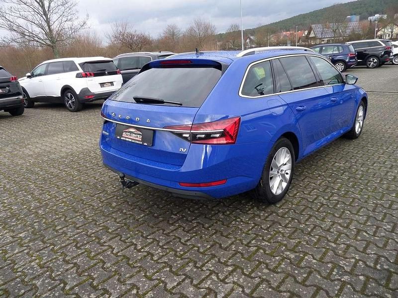 Gebraucht Skoda Superb Style 156 PS (114 kW) 2020 Energyblau Kombi