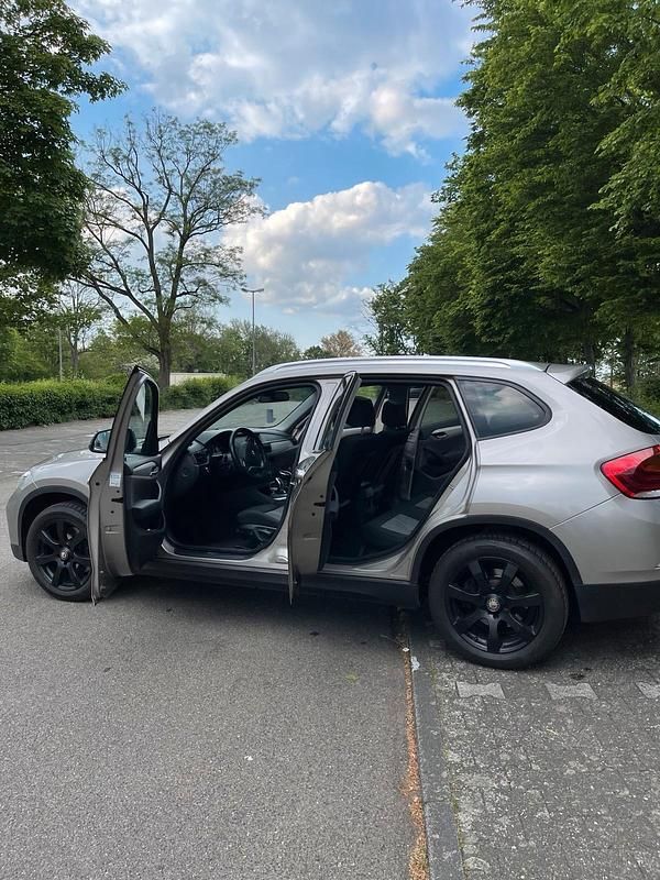 Gebraucht BMW X1 Performance 143 PS (105 kW) 2013 Gold SUV