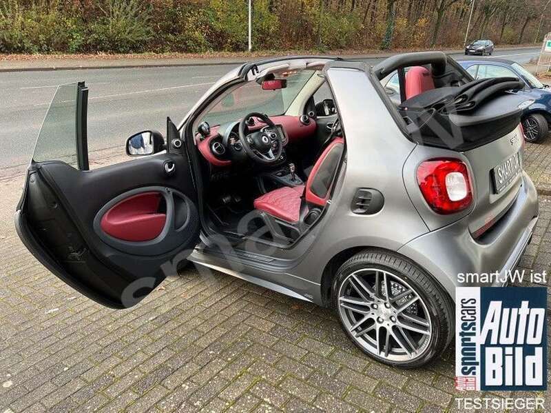 Grau matt Gebraucht 2019 Smart ForTwo Cabrio Brabus Xclusive Cabrio | 42.999 € - Bild 1/4