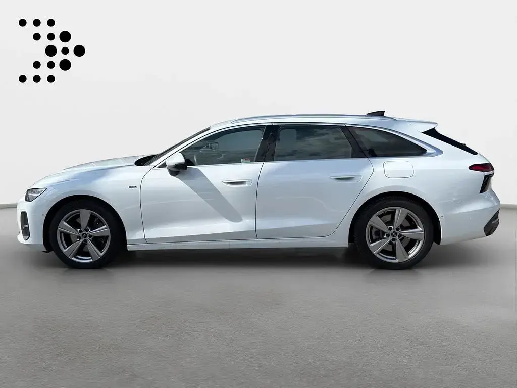 Gebraucht Audi A6 S-Line 299 PS (219 kW) 2025 Gletscherweiß metallic Kombi