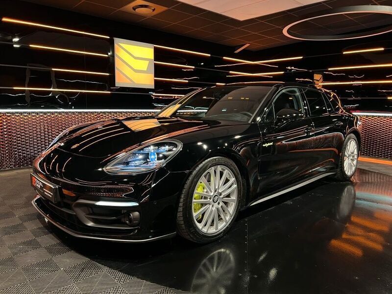 Schwarz Gebraucht 2021 Porsche Panamera S E-Hybrid Sport Turismo Limousine | 99.900 € - Bild 1/4