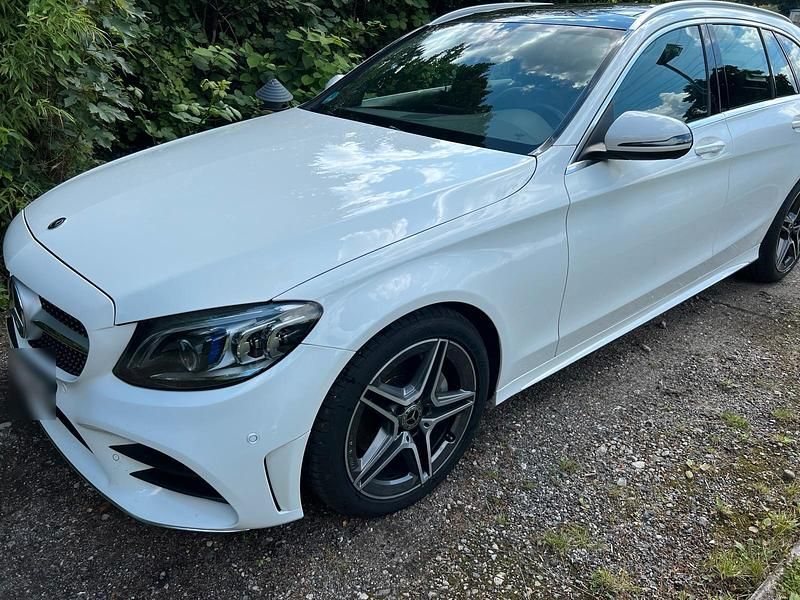 Gebraucht Mercedes C220 AMG 194 PS (142 kW) 2020 Weiß Kombi