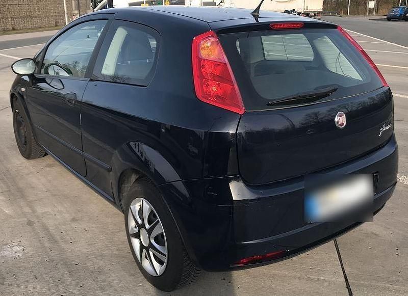 Gebraucht Fiat Punto 65 PS (47 kW) 2009 Schwarz Kleinwagen