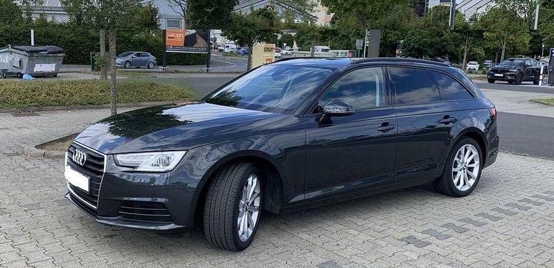 Gebraucht Audi A4 150 PS (110 kW) 2019 Grau Kombi