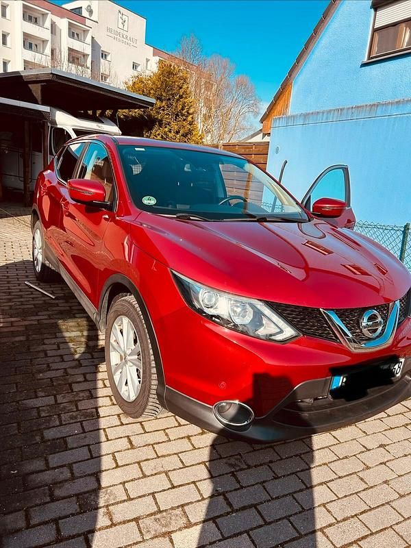 Gebraucht Nissan Qashqai 131 PS (96 kW) 2016 Rot SUV