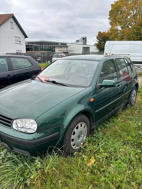 Grün Gebraucht 1999 VW Golf Limousine | 2.222 € (Fairer Preis) - Bild 1/4