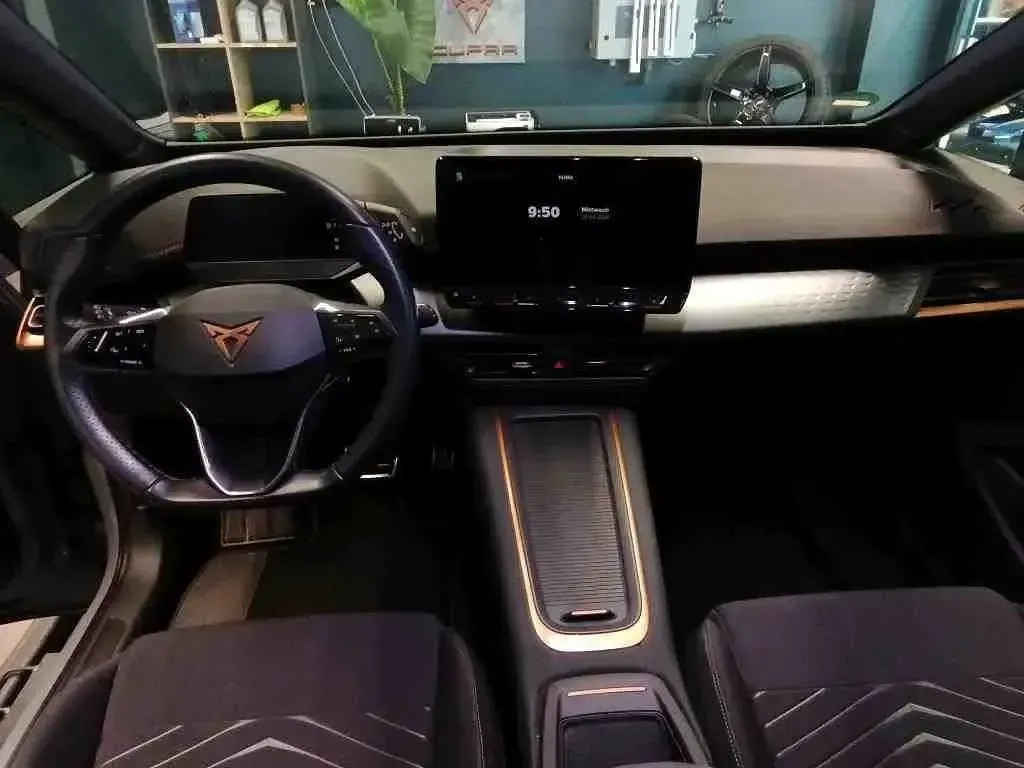 Usata Cupra Born 150 kW (204 CV) 2024 Grigio Utilitaria