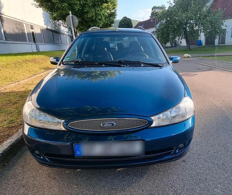 Blau Gebraucht 2001 Ford Mondeo ST200 Kombi | 5.399 € - Bild 1/4