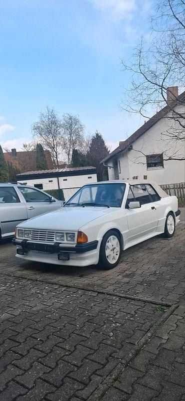 Gebraucht Ford Escort 105 PS (77 kW) 1983 Weiß Cabrio