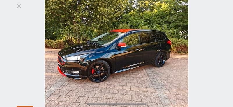 Gebraucht Ford Focus ST-Line 150 PS (110 kW) 2015 Schwarz Kombi