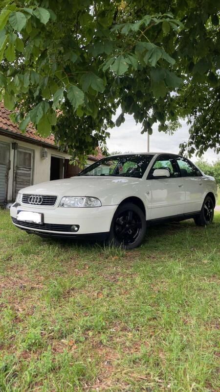 Weiß Gebraucht 1999 Audi A4 Limousine | 1.650 € (Fairer Preis) - Bild 1/2