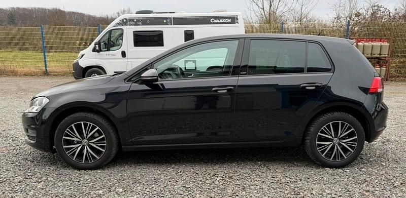 Gebraucht VW Golf VII Allstar 86 PS (63 kW) 2016 Schwarz Kleinwagen