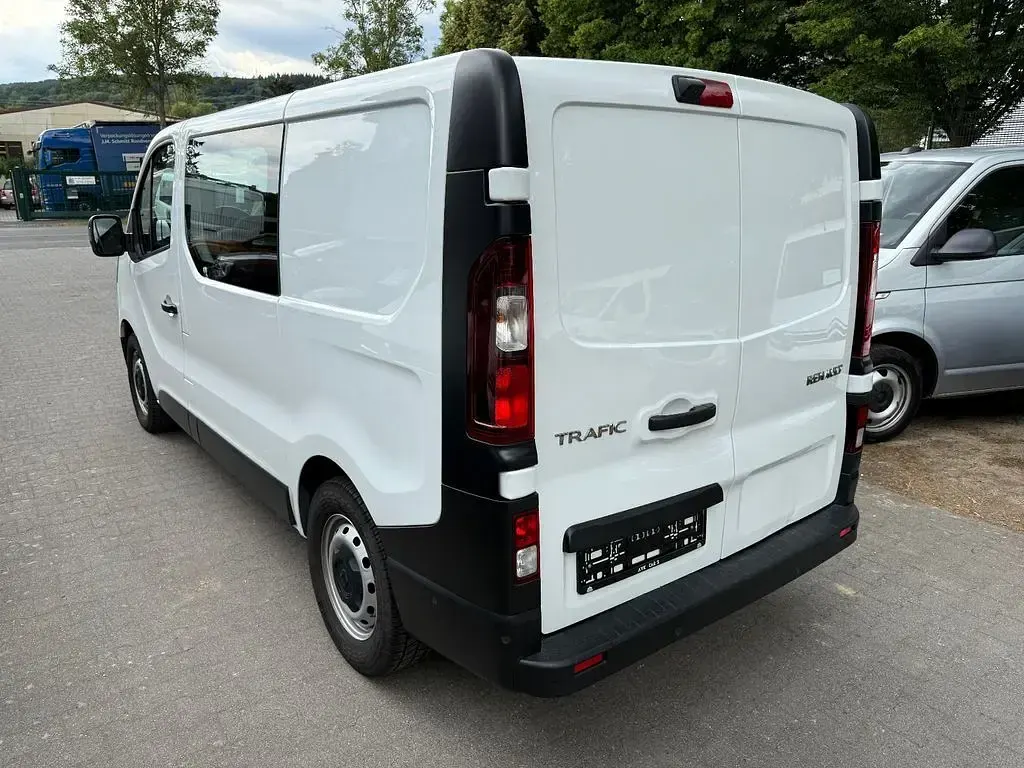Gebraucht Renault Trafic Komfort 150 PS (110 kW) 2022 Weiß Van / Kleinbus