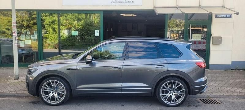 Grau Gebraucht 2019 VW Touareg R-line SUV | 46.550 € (Fairer Preis) - Bild 1/4