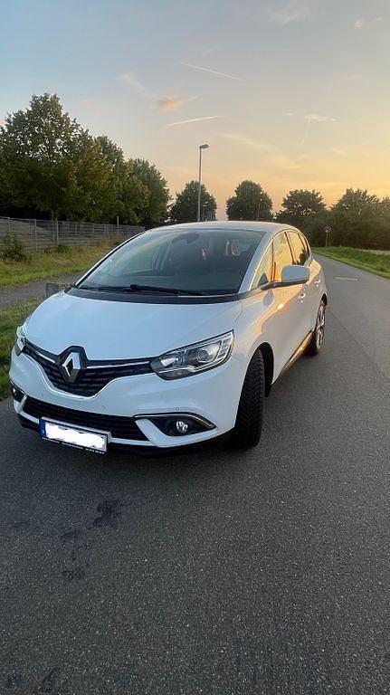 Weiß Gebraucht 2017 Renault Scénic IV Van / Kleinbus | 11.000 € (Fairer Preis) - Bild 1/4