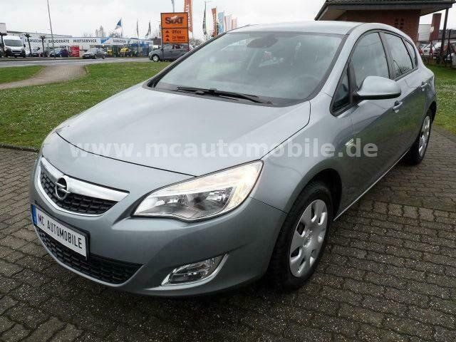 Gebraucht Opel Astra Edition 140 PS (102 kW) 2012 Silber metallic Limousine