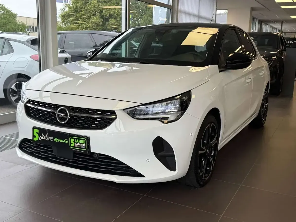 Gebraucht Opel Corsa Elegance 75 PS (55 kW) 2023 Jade weiss/arktis weiss Kleinwagen