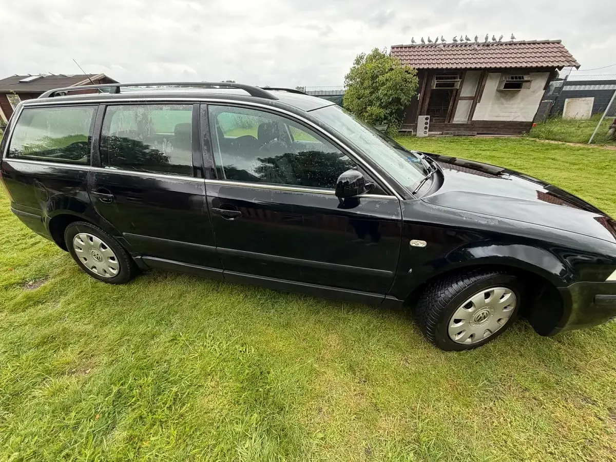Gebraucht VW Passat 130 PS (95 kW) 2001 Schwarz Kombi