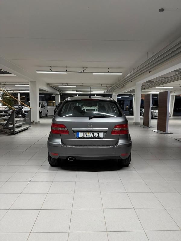 Gebraucht Mercedes B160 95 PS (69 kW) 2010 Grau Van / Kleinbus