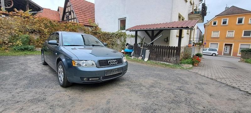 Grau Gebraucht 2004 Audi A4 Kleinwagen | 1.300 € (Guter Preis) - Bild 1/4