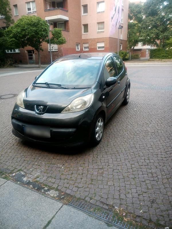 Beige Gebraucht 2005 Peugeot 107 Kleinwagen | 900 € (Fairer Preis) - Bild 1/3