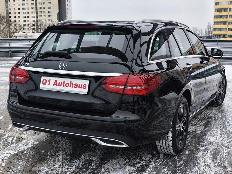 Gebraucht Mercedes C220 194 PS (142 kW) 2020 Schwarz Limousine