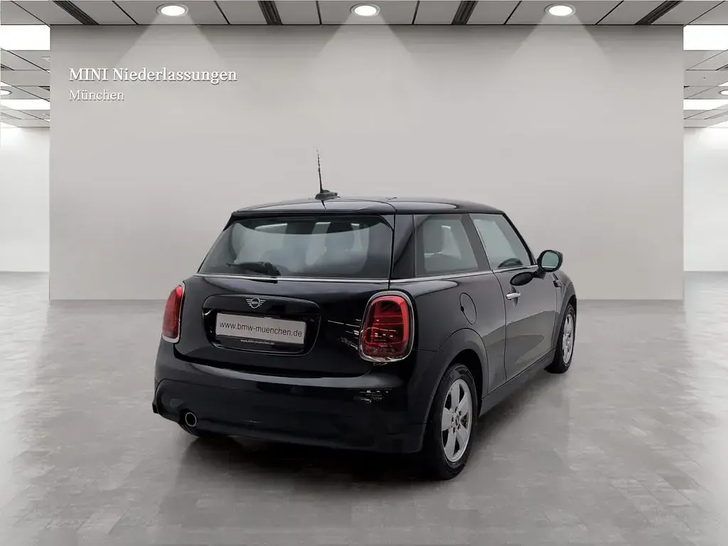 Używany Mini Cooper 136 KM (100 kW) 2023 Czarny Hatchback