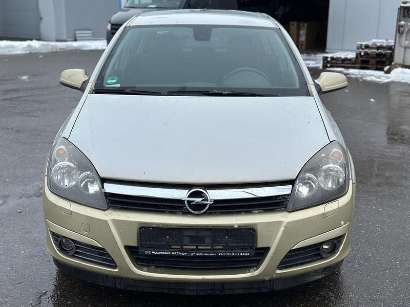Usata Opel Astra 125 CV (91 kW) 2004 Giallo Berlina
