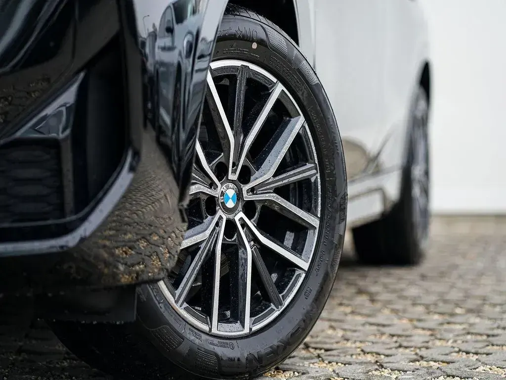 Gebraucht BMW X1 M Sport 150 PS (110 kW) 2025 Saphirschwarz metallic SUV