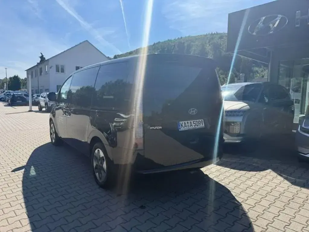 Gebraucht Hyundai Staria 159 PS (116 kW) 2025 Schwarz Van / Kleinbus