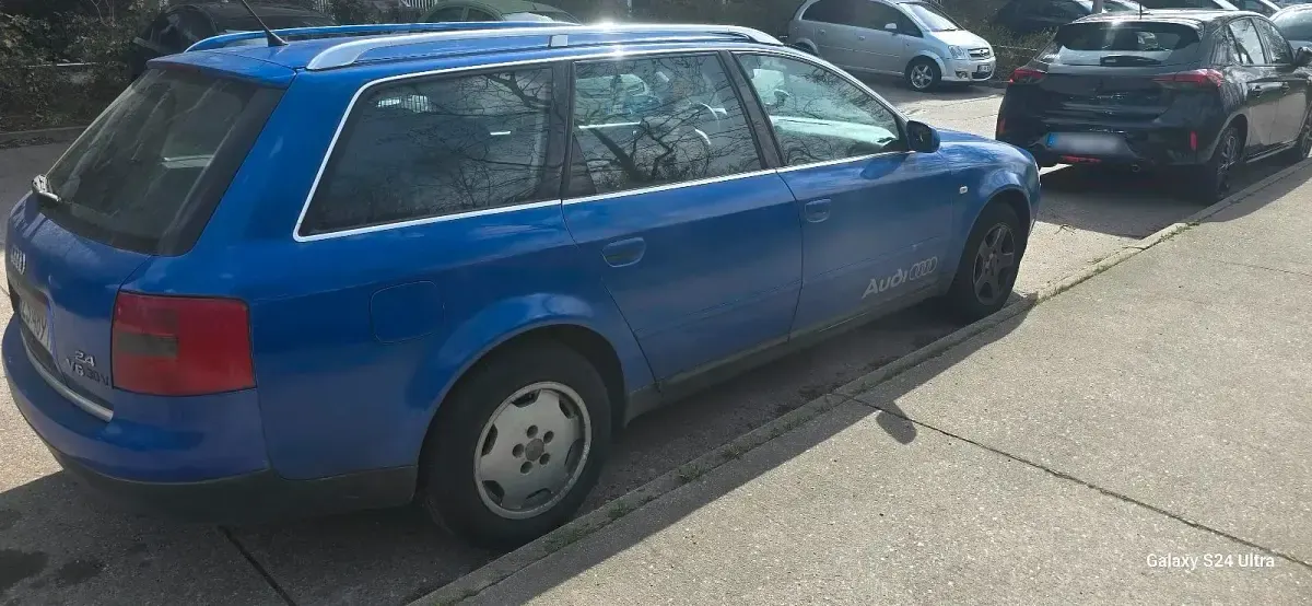 Second-hand Audi A6 165 CP (121 kW) 1998 Albastru Break