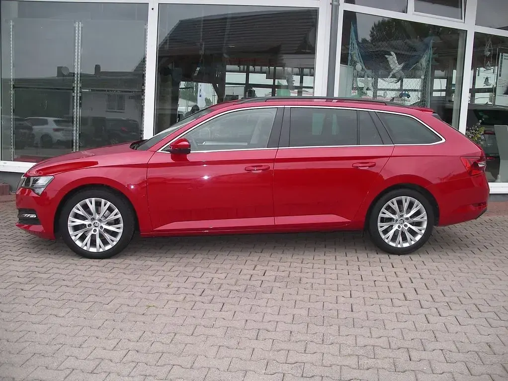 Gebraucht Skoda Superb Ambition 150 PS (110 kW) 2020 Rot Kombi