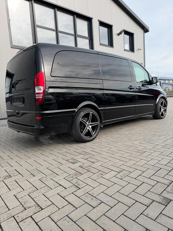 Gebraucht Mercedes Viano 163 PS (119 kW) 2011 Schwarz Van / Kleinbus