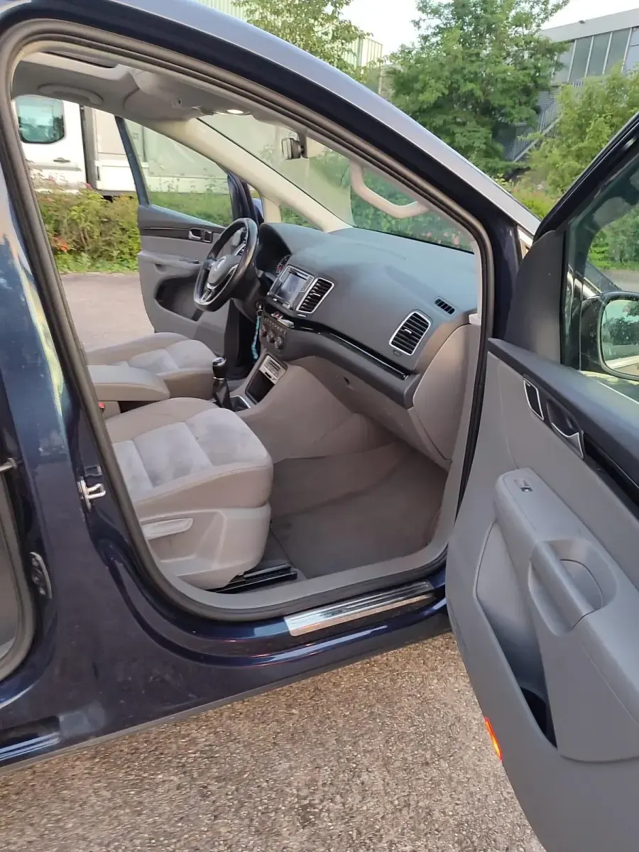 Gebraucht VW Sharan 183 PS (134 kW) 2015 Blau Van / Kleinbus