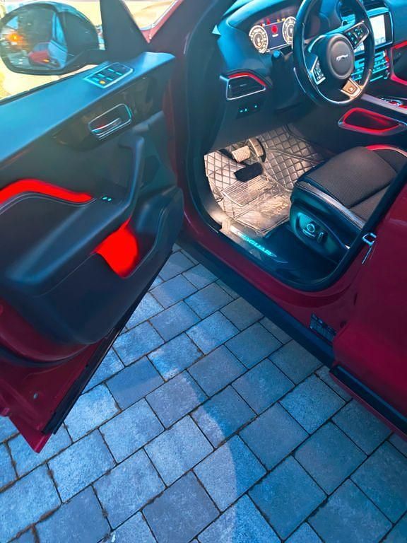 Gebraucht Jaguar F-Pace R-Sport 300 PS (220 kW) 2018 Rot SUV