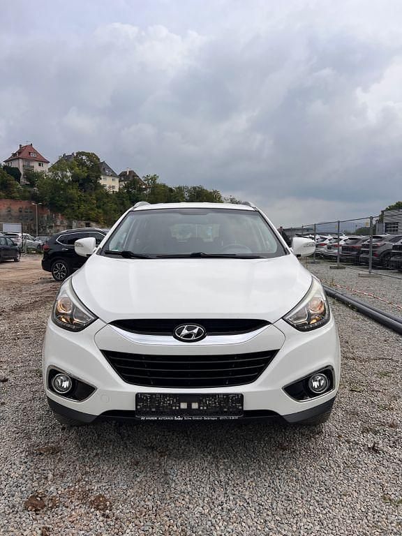 Weiß Gebraucht 2014 Hyundai ix35 Edition SUV | 6.750 € (Guter Preis) - Bild 1/4