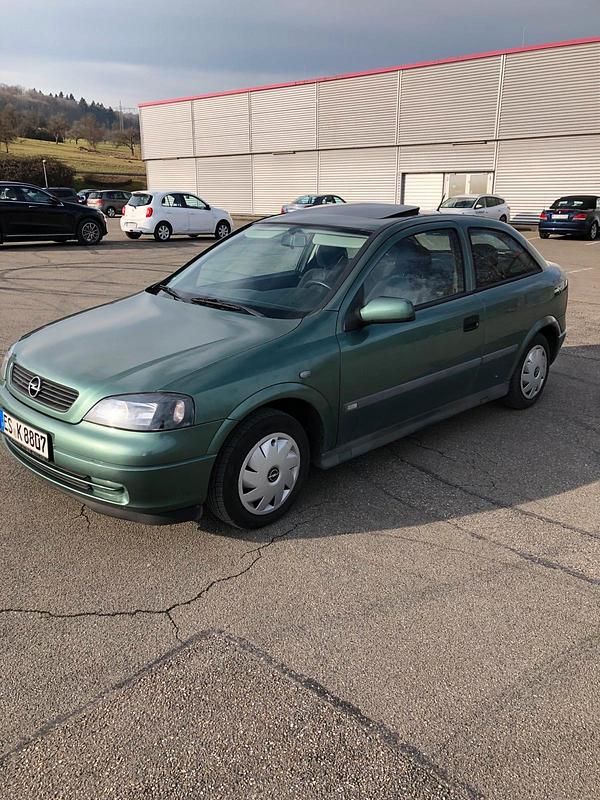 Grün Gebraucht 1999 Opel Astra Kleinwagen | 1.200 € (Fairer Preis) - Bild 1/4