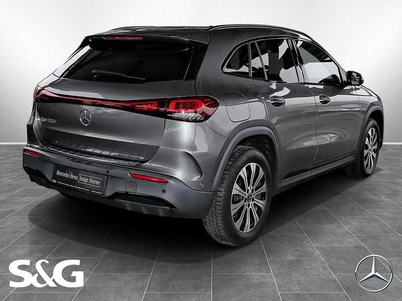 Gebraucht Mercedes EQA250 AMG 139 kW (190 PS) 2021 Metalliclack mountaingrau SUV