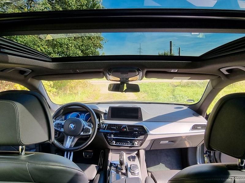 Gebraucht BMW 540 Performance 320 PS (235 kW) 2017 Schwarz Limousine