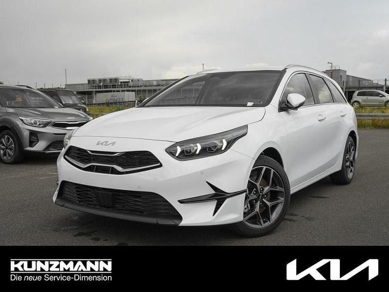 Carraraweiß Neu 2025 Kia Ceed Sportswagon Kombi | 27.669 € (Fairer Preis) - Bild 1/4