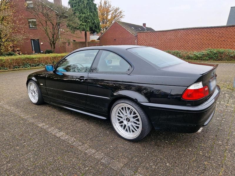 Gebraucht BMW 325 M Sport 192 PS (141 kW) 2003 Schwarz Coupé