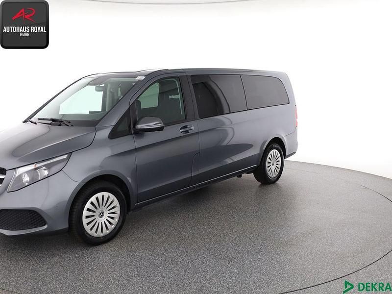 Selenitgrau Gebraucht 2023 Mercedes V250 Van / Kleinbus | 48.880 € (Superpreis) - Bild 1/4