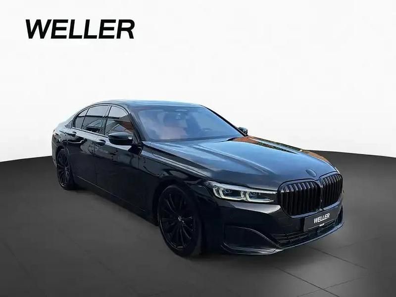 Gebraucht BMW 750 Shadowline 530 PS (389 kW) 2022 Black sapphire (schwarz) Limousine